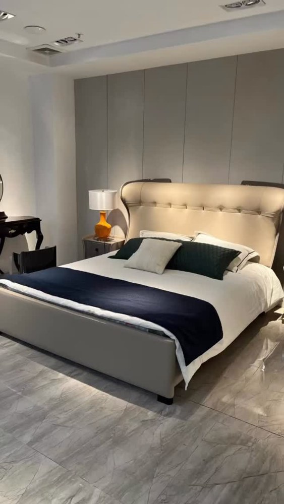 Tufted Light-Luxury Bed